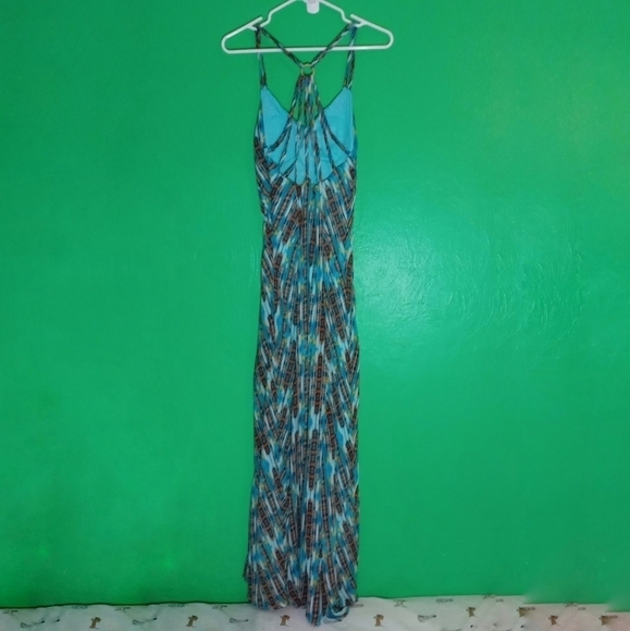 Romeo & Juliet Couture Maxi Dress - Picture 2 of 9